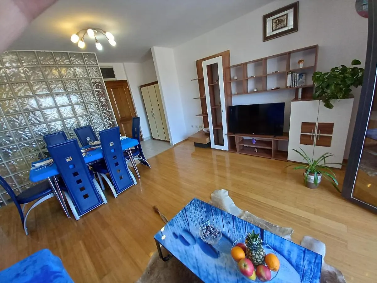 Iva Apartman بولا 0*,