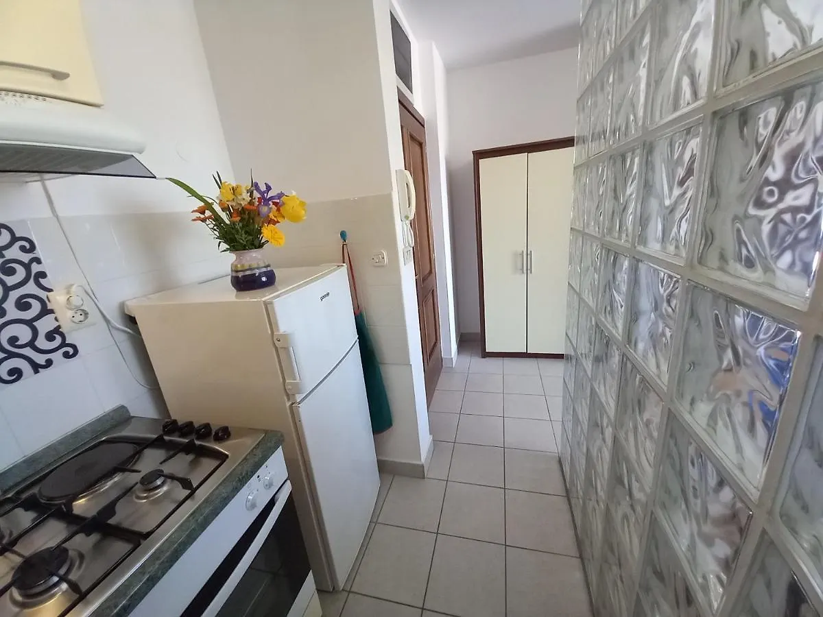 Iva Apartman بولا شقة