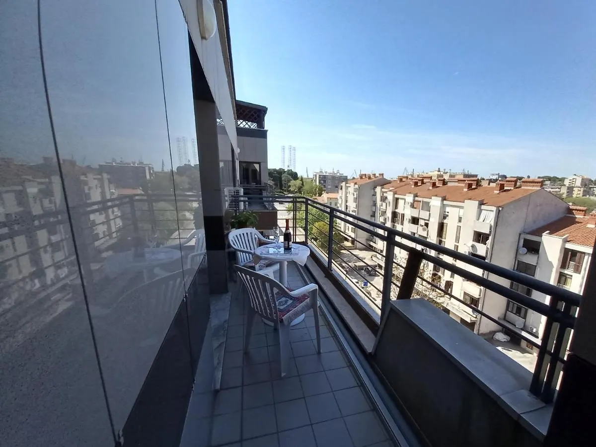 شقة Iva Apartman بولا