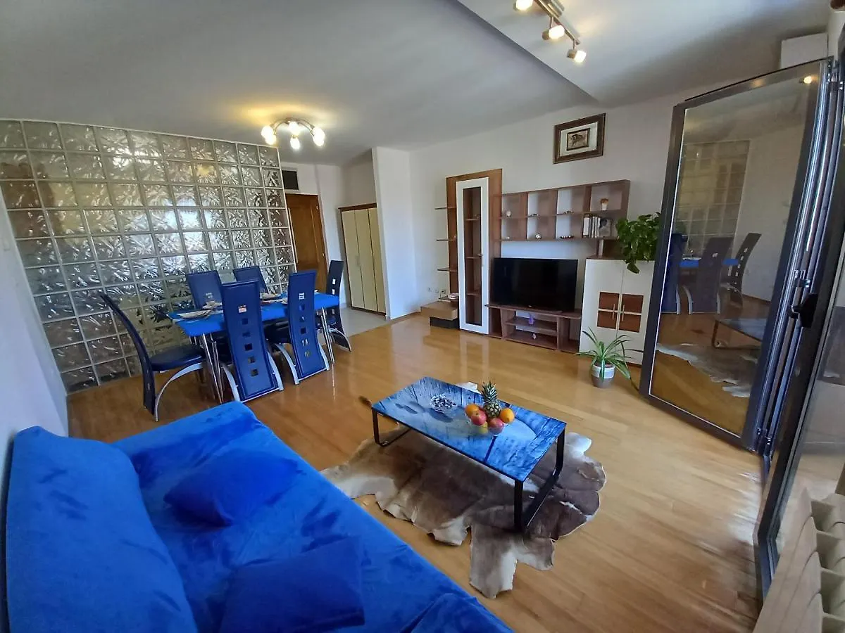 Iva Apartman بولا شقة