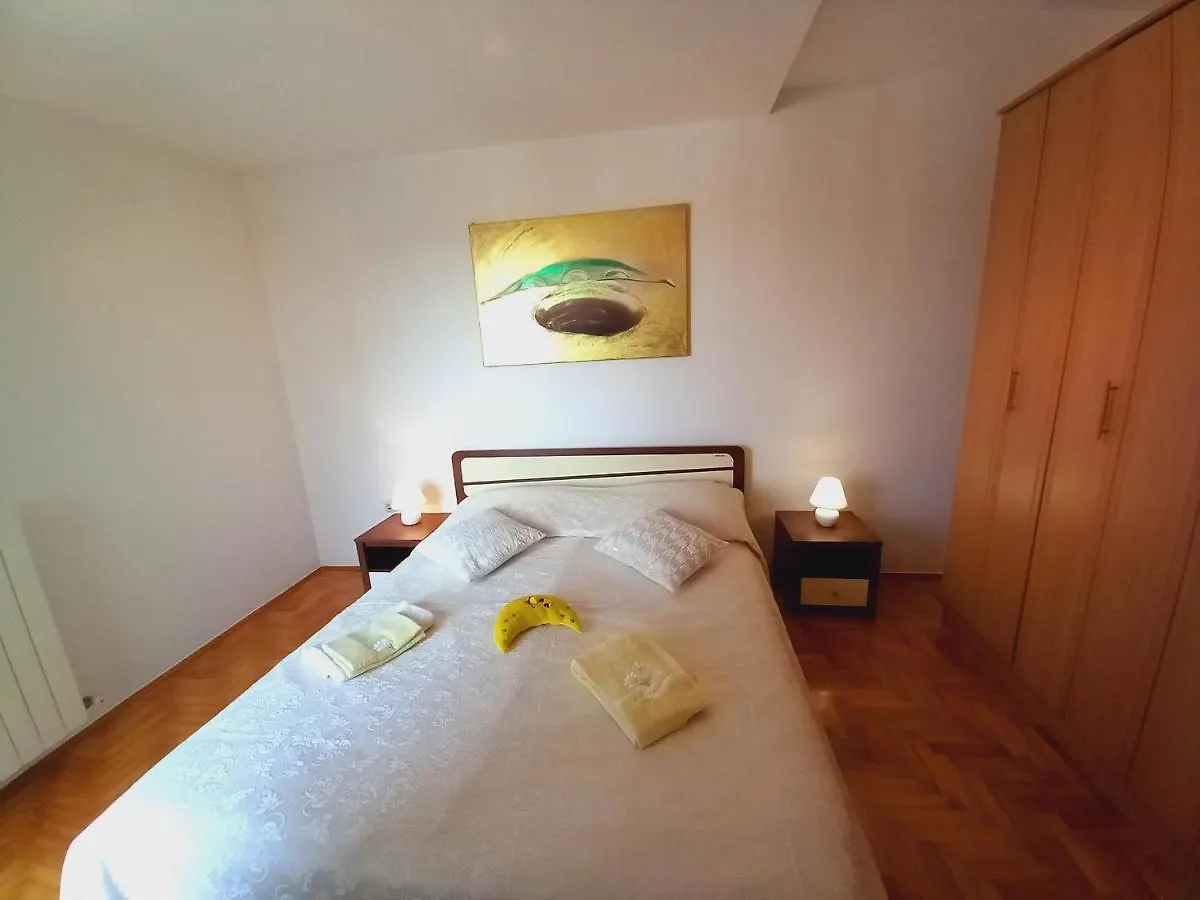 Iva Apartman بولا شقة